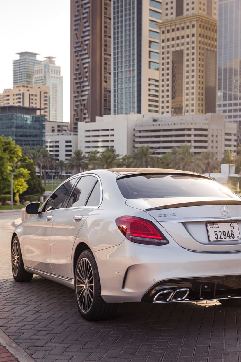 Mercedes C300 2021 huren Dubai - Weergave 16