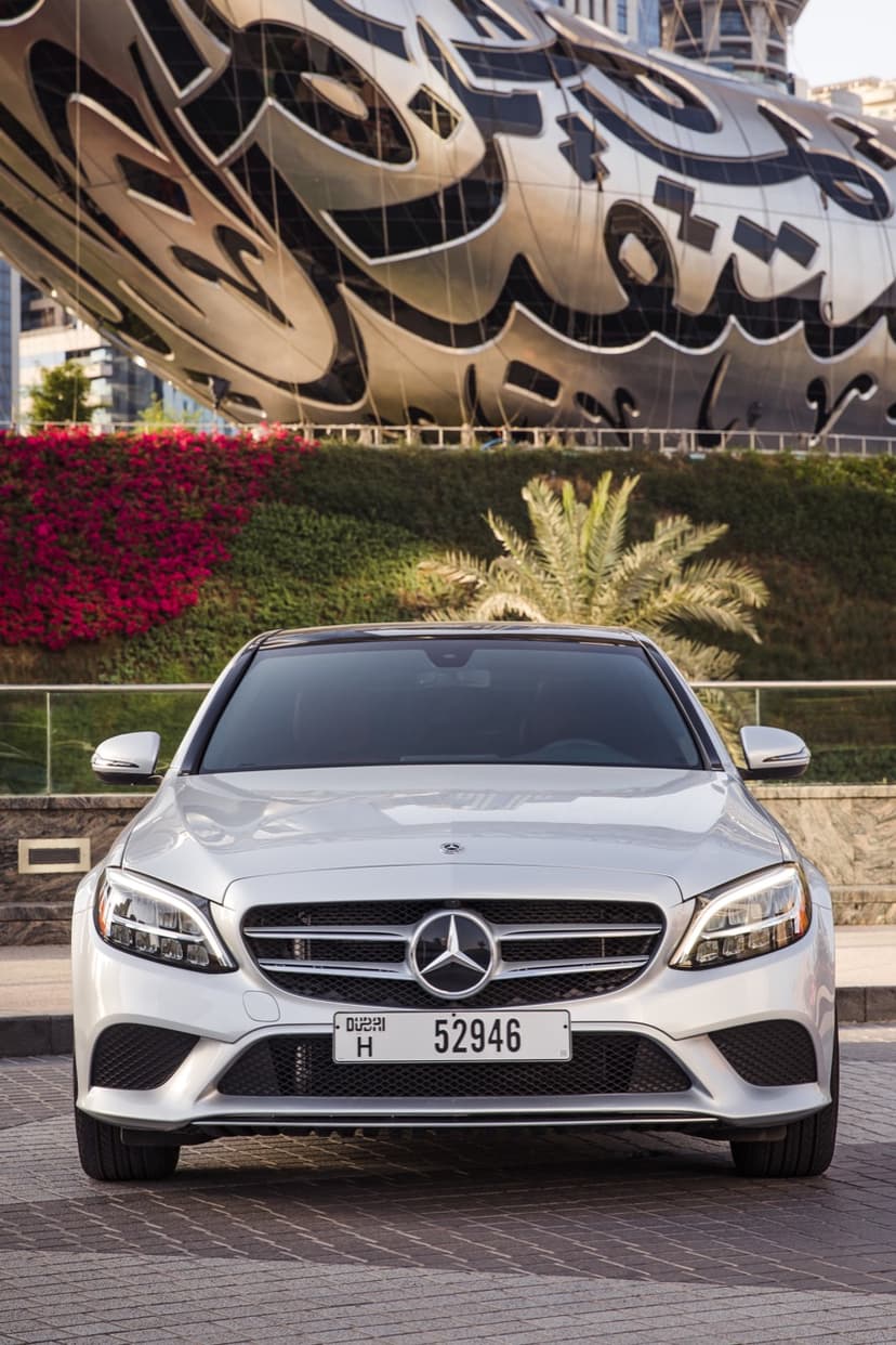 Mercedes C300 2021 huren Dubai - Weergave 17