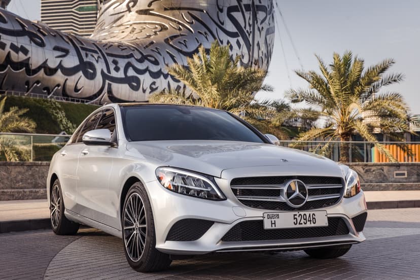 Mercedes C300 2021 huren Dubai - Weergave 14