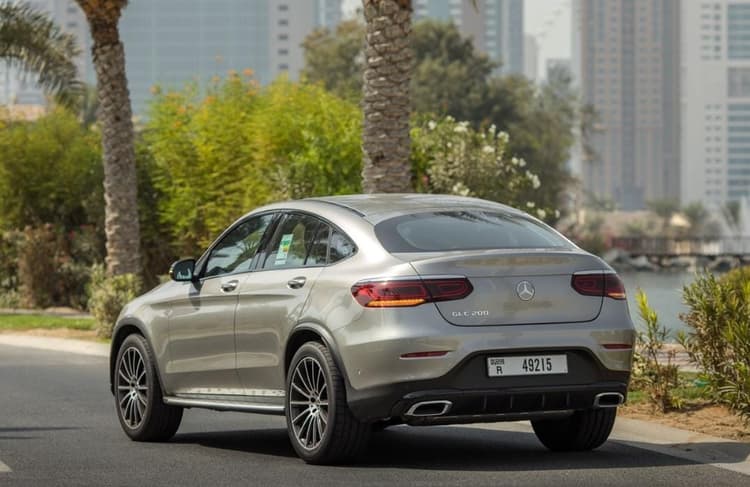 Location Mercedes GLC200 2022 Dubaï - Vue 3