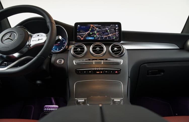 Location Mercedes GLC200 2022 Dubaï - Vue 4