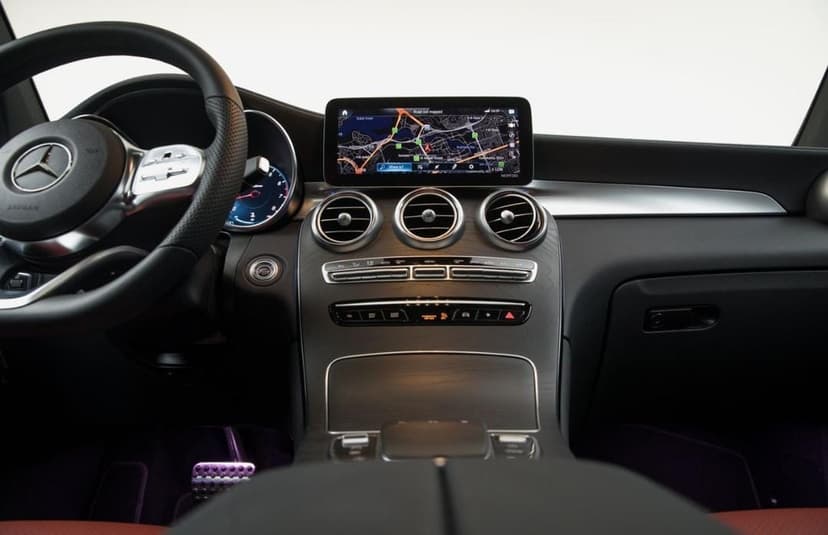 Location Mercedes GLC200 2022 Dubaï - Vue 4