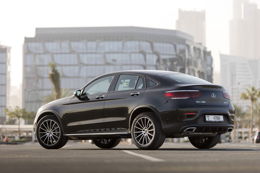 Location Mercedes GLC200 2023 Dubaï - Vue 9