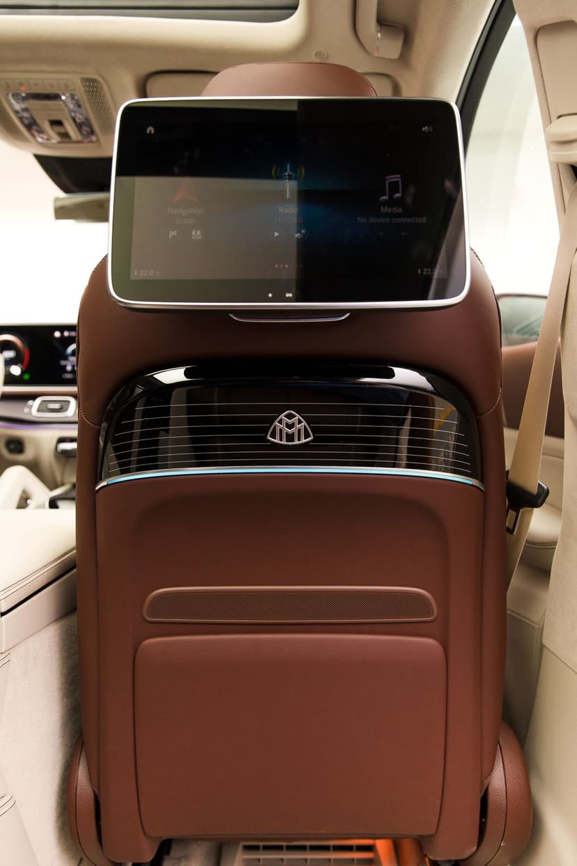 Location Mercedes GLS600 Maybach 2023 Dubai - Vue 8
