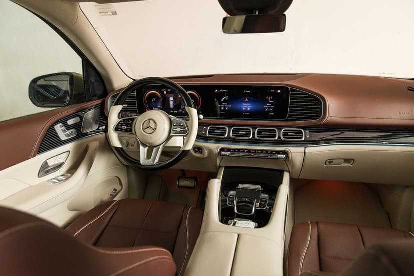 Location Mercedes GLS600 Maybach 2023 Dubai - Vue 5