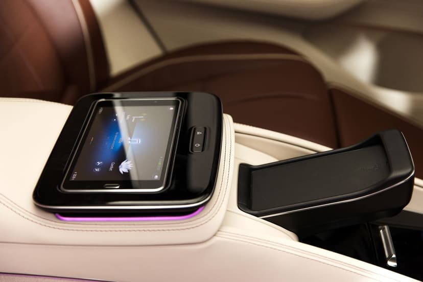 Location Mercedes GLS600 Maybach 2023 Dubai - Vue 2