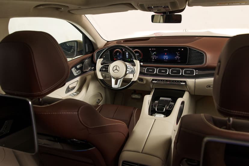 Location Mercedes GLS600 Maybach 2023 Dubai - Vue 6