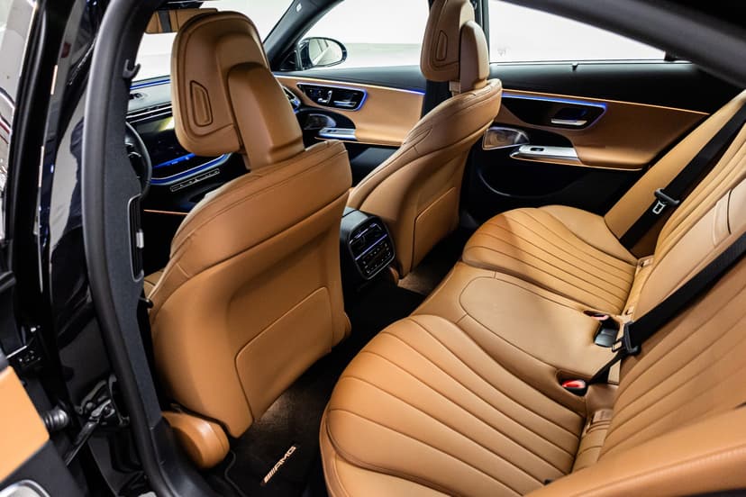 تأجير Mercedes-Benz E-300 2024 في دبي - صورة 8