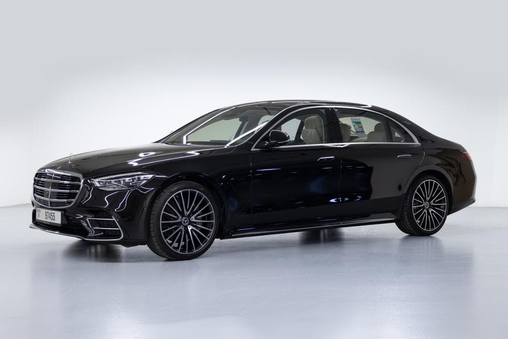 Mercedes-Benz S-500 2023 mieten in Dubai - Hauptansicht