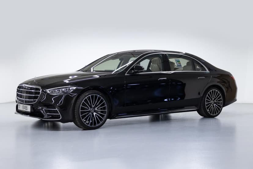Mercedes-Benz S-500 2023 mieten in Dubai - Hauptansicht
