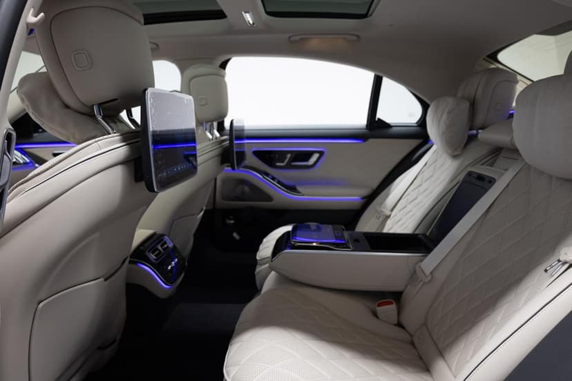 Mercedes-Benz S-500 2023 mieten in Dubai - Ansicht 12