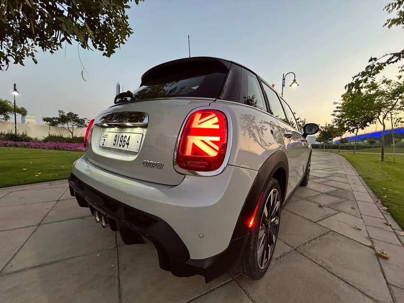 Mini cooper F55 2021 huren Dubai - Weergave 7