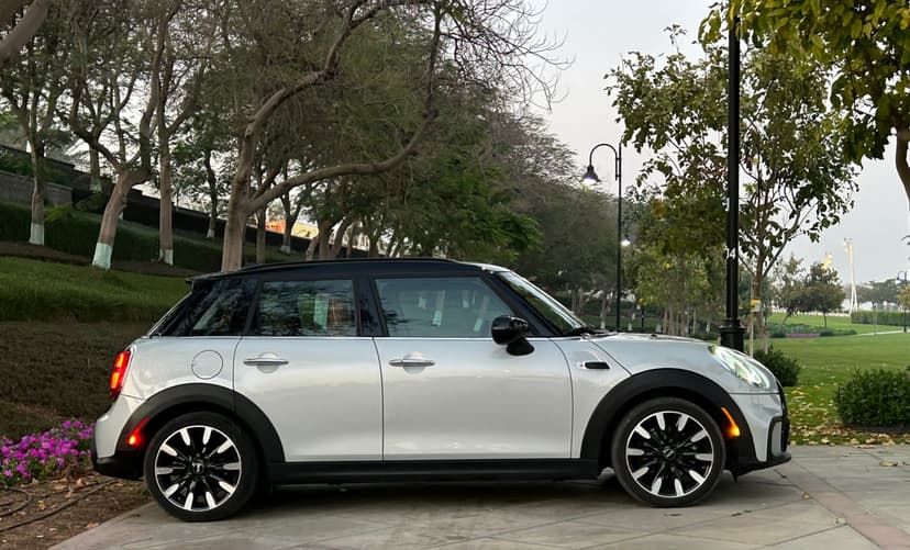Mini cooper F55 2021 huren Dubai - Weergave 4