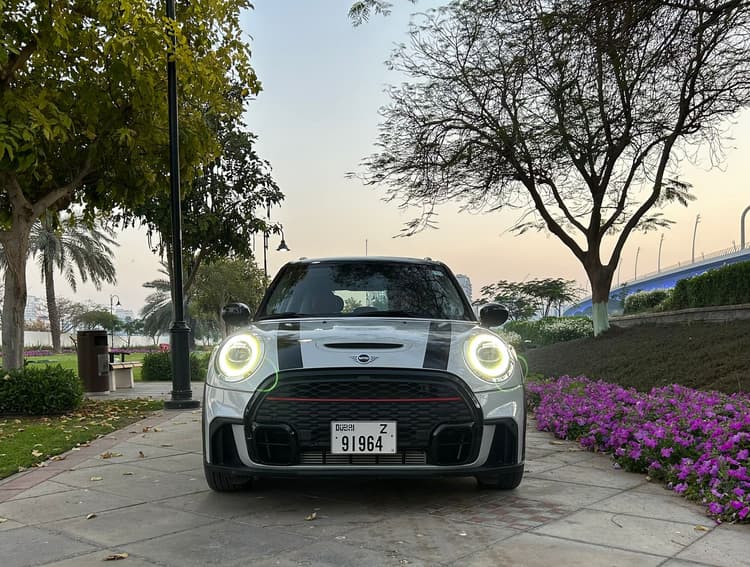 Mini cooper F55 2021 huren Dubai - Weergave 3