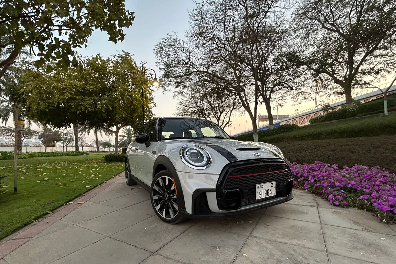 Mini cooper F55 2021 huren Dubai - Hoofdweergave