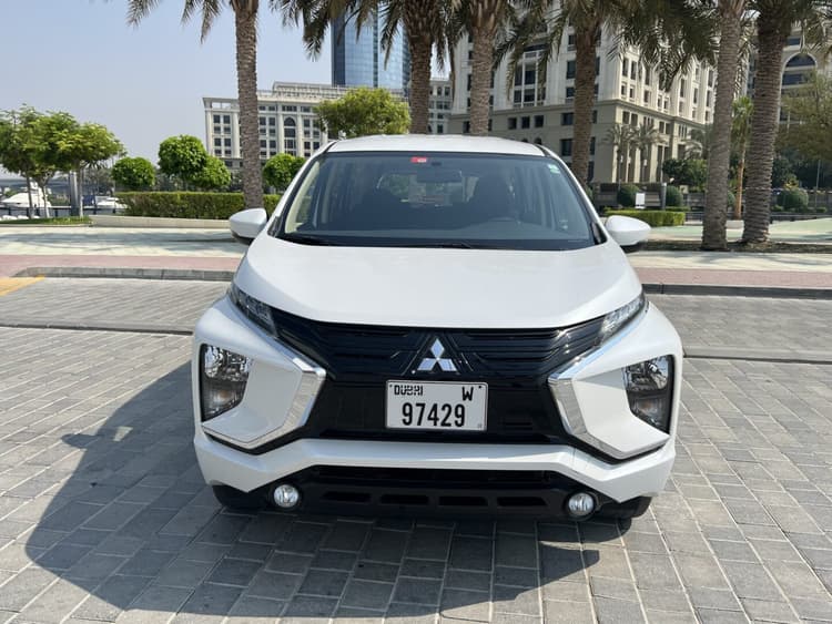 Alquiler Mitsubishi Xpander 2025 Dubái - Vista 2