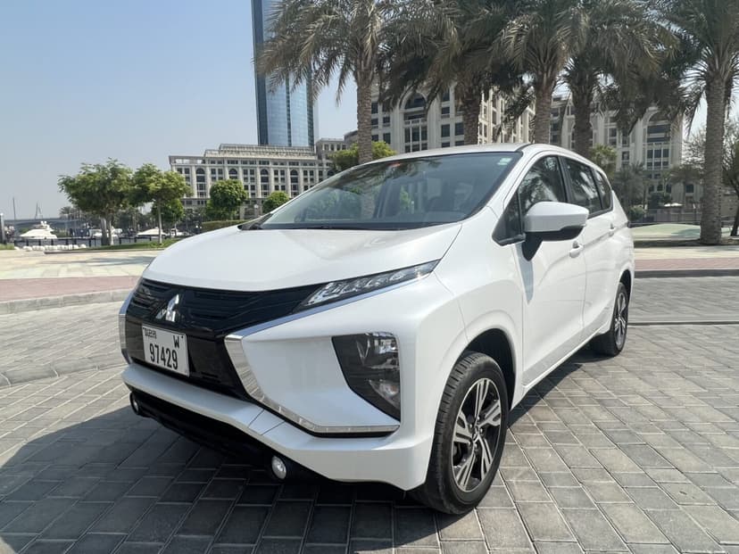 Alquiler Mitsubishi Xpander 2025 Dubái - Vista principal