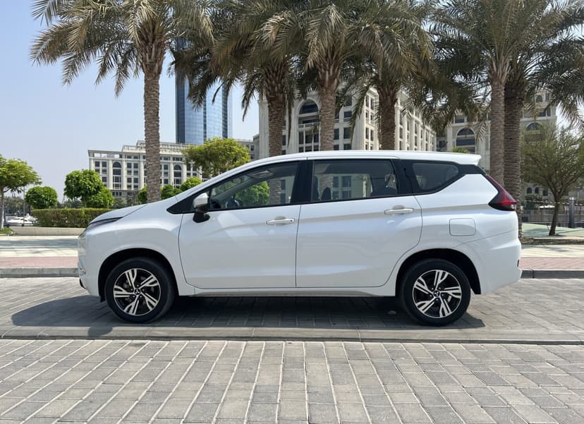 Alquiler Mitsubishi Xpander 2025 Dubái - Vista 3