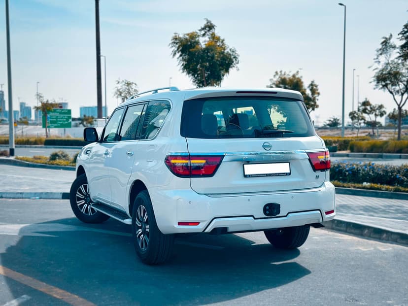 Location NISSAN PATROL 2023 Dubaï - Vue 8