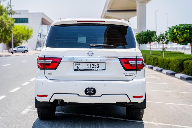 تأجير Nissan Patrol LE Platinum 2022 في دبي - صورة 4
