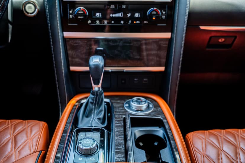 تأجير Nissan Patrol LE Platinum 2022 في دبي - صورة 11