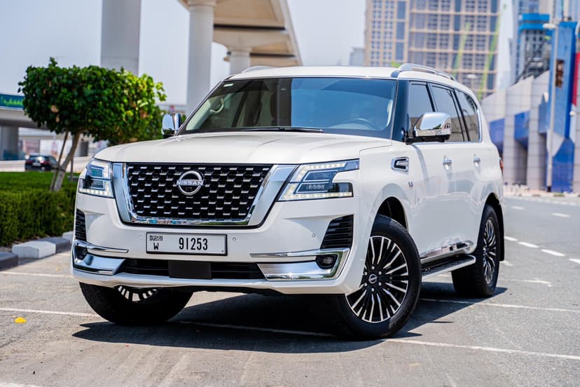 تأجير Nissan Patrol LE Platinum 2022 في دبي - الصورة الرئيسية