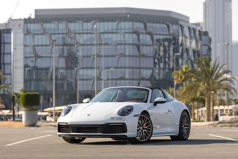 Porsche 911 Targa 4s 2022 huren Dubai - Weergave 11