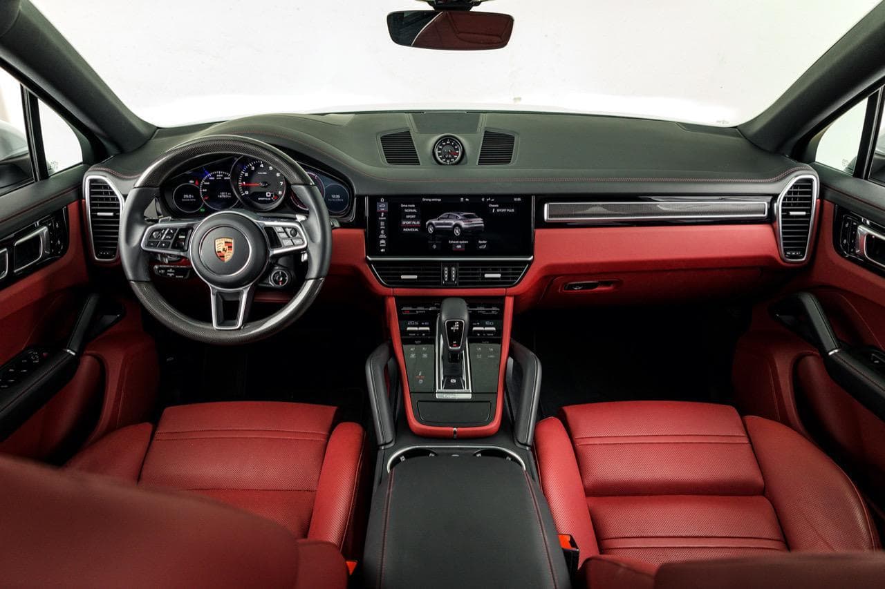 Porsche Cayenne coupe 2021 Rental Dubai - Detail View