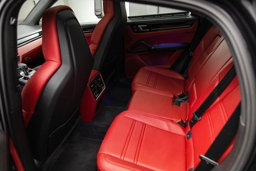 Porsche Cayenne coupe 2021 mieten in Dubai - Ansicht 5