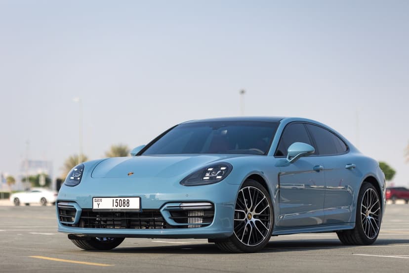 Porsche Panamera 2023 huren Dubai - Weergave 10
