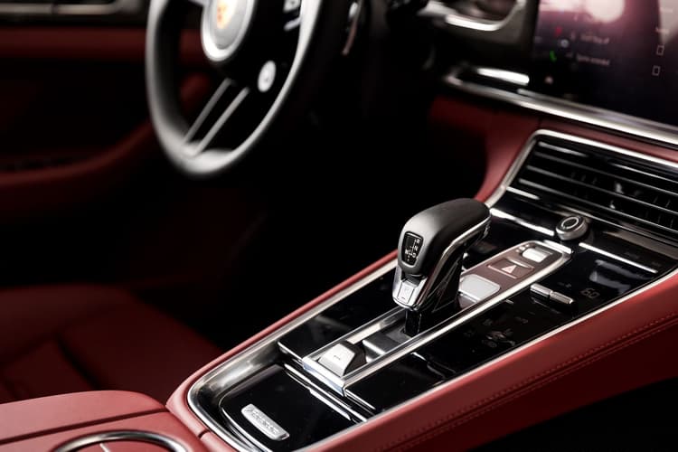 Porsche Panamera 2023 huren Dubai - Weergave 5