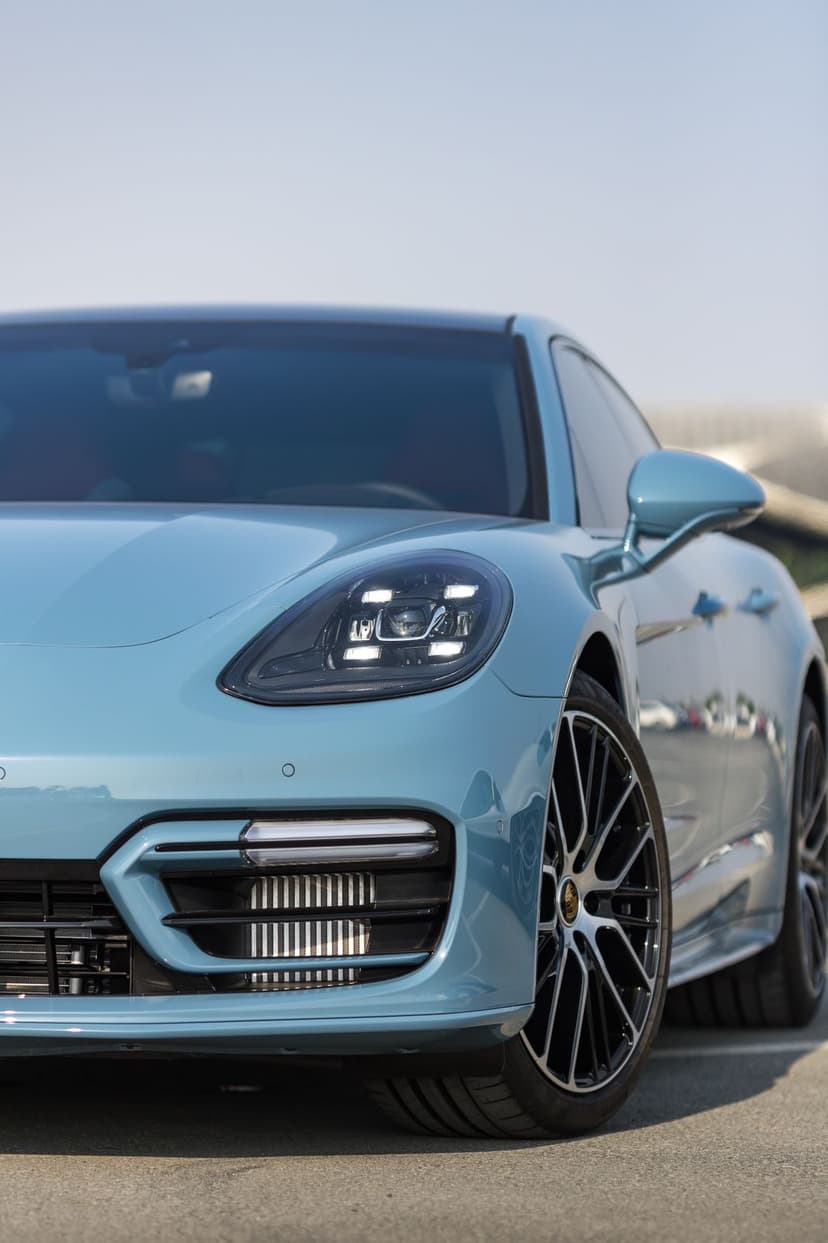 Porsche Panamera 2023 huren Dubai - Weergave 7