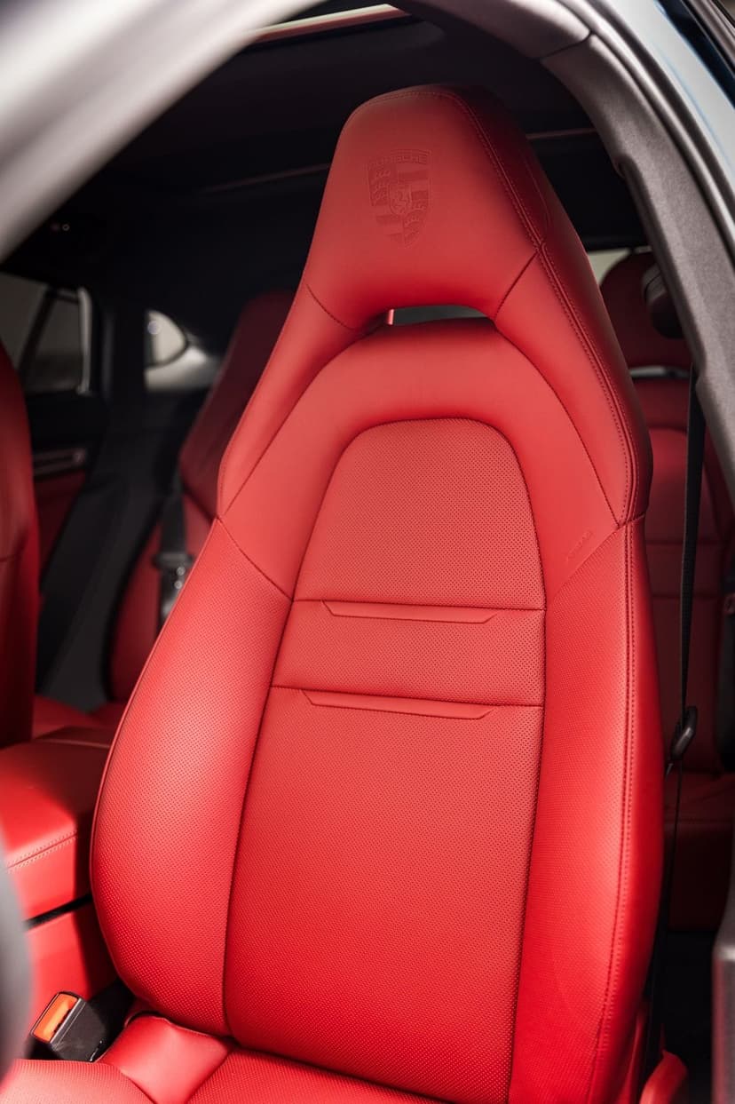 Porsche Panamera 2023 huren Dubai - Weergave 11