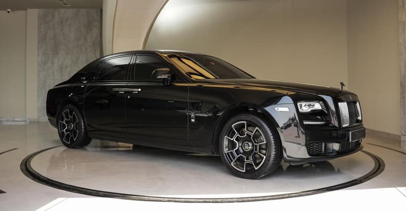 ROLLS-ROYCE Ghost Black 2022 mieten in Dubai - Hauptansicht