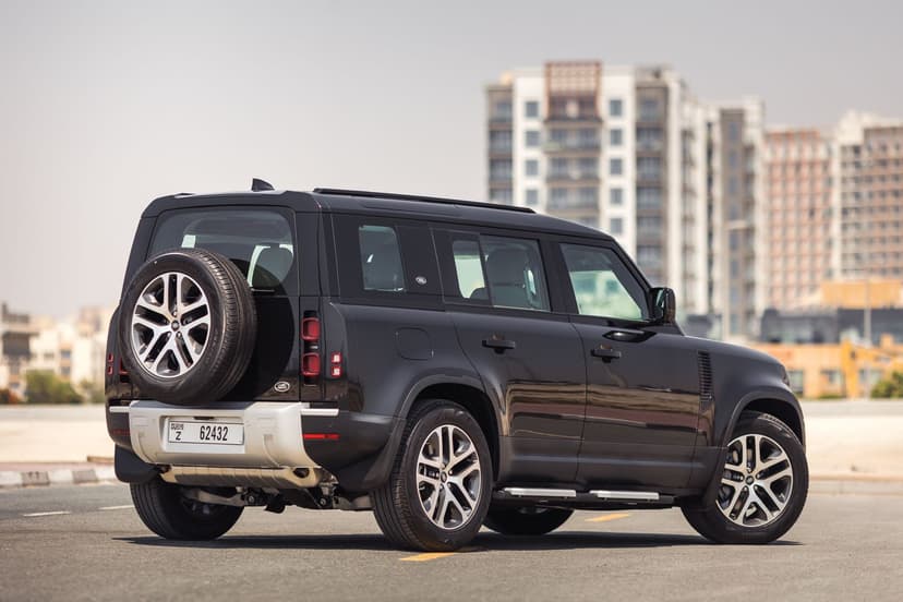 Range Rover Defender 2023 huren Dubai - Weergave 9