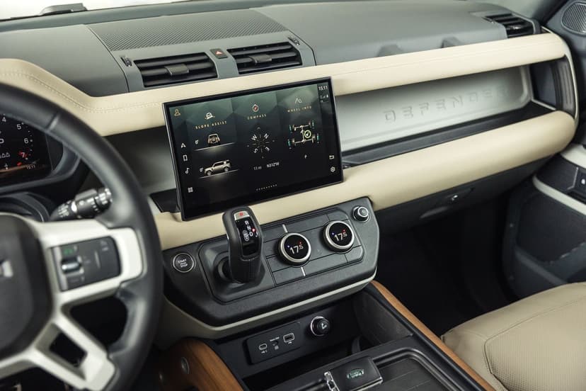 Range Rover Defender 2023 huren Dubai - Weergave 6