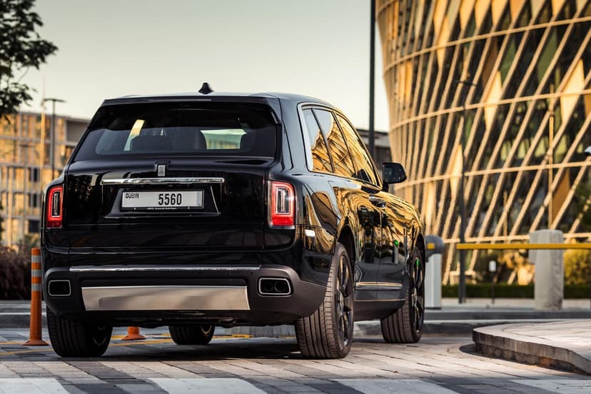 Alquiler Rolls Royce Cullinan 2021 Dubái - Vista 3