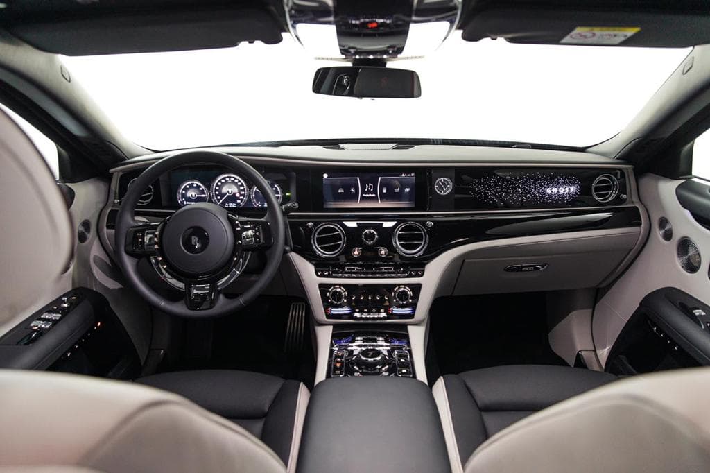 Rolls Royce Ghost 2022 Rental Dubai - Detail View