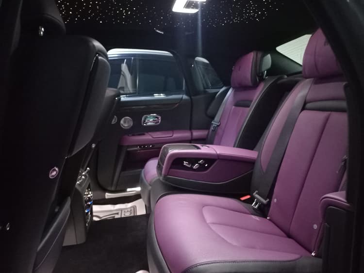 Location Rolls Royce Ghost Black Badge 2023 Dubaï - Vue 2