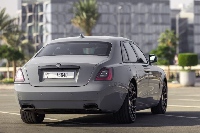 Location Rolls Royce Ghost Black Badge 2023 Dubaï - Vue 6