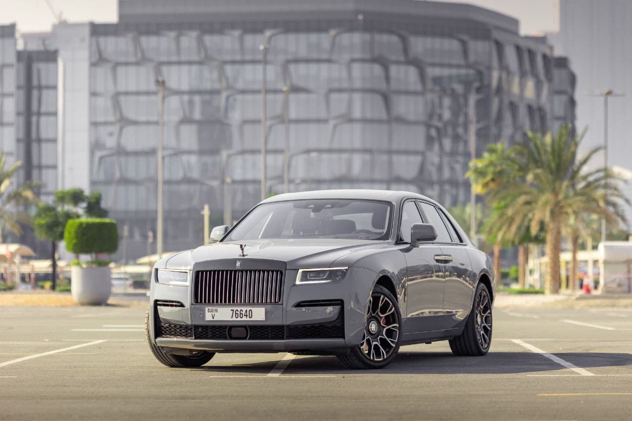 Location Rolls Royce Ghost Black Badge 2023 Dubaï - Vue principale