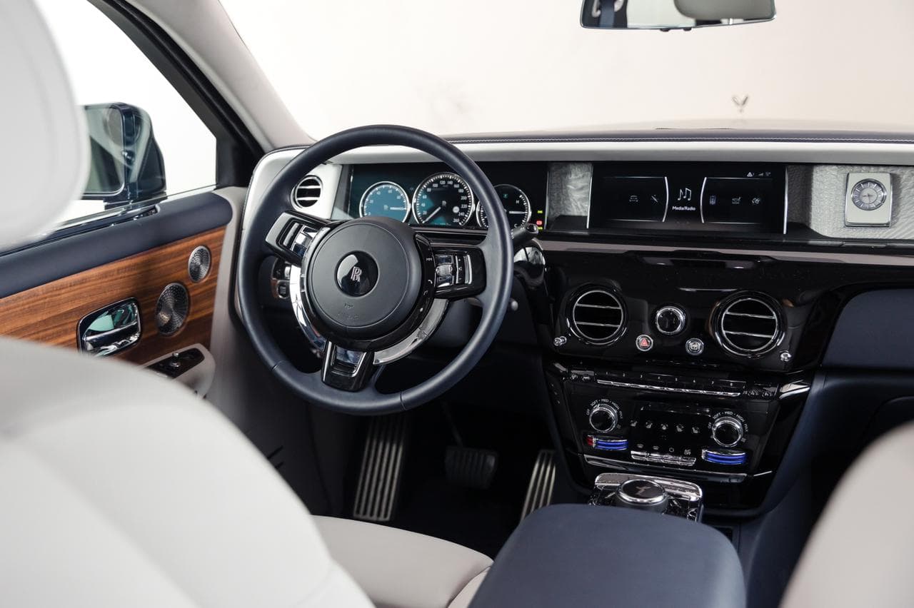 Rolls Royce Phantom 2023 Rental Dubai - Detail View