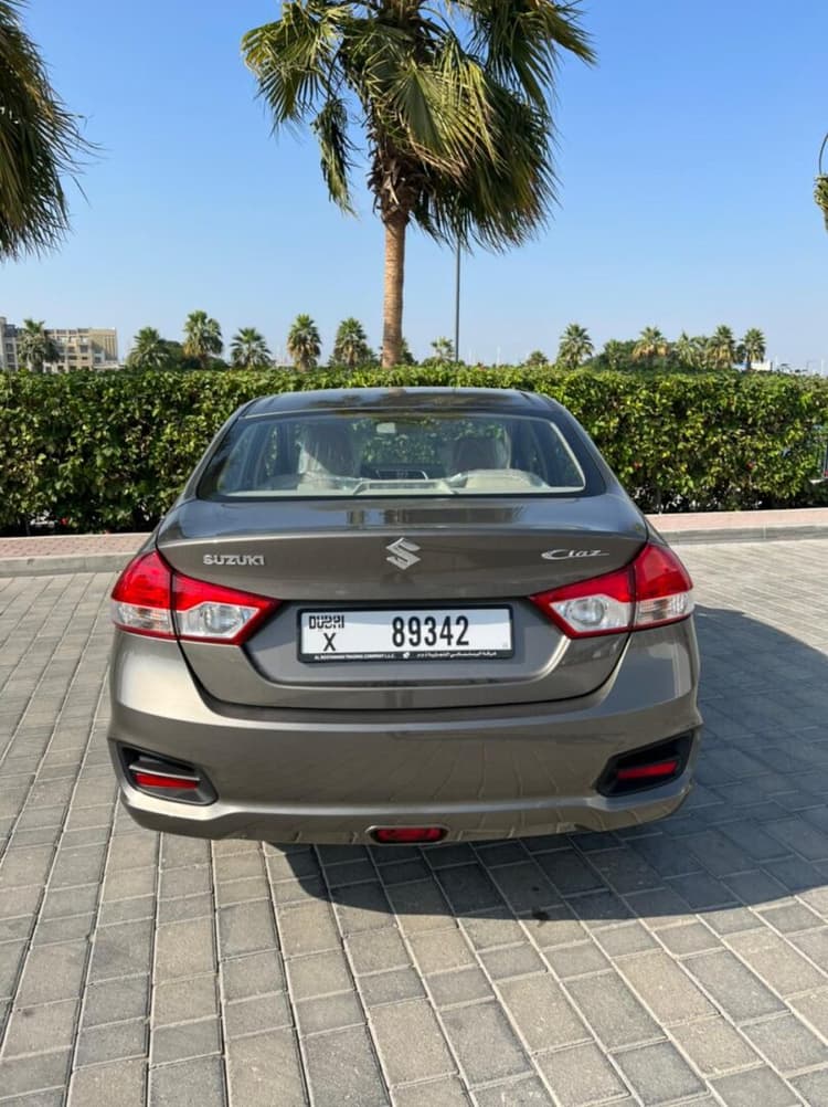Alquiler Suzuki Ciaz 2022 Dubái - Vista 3