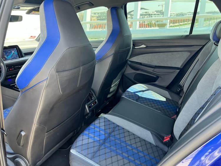 Alquiler VOLKSWAGEN GOLF R 2022 Dubái - Vista 4