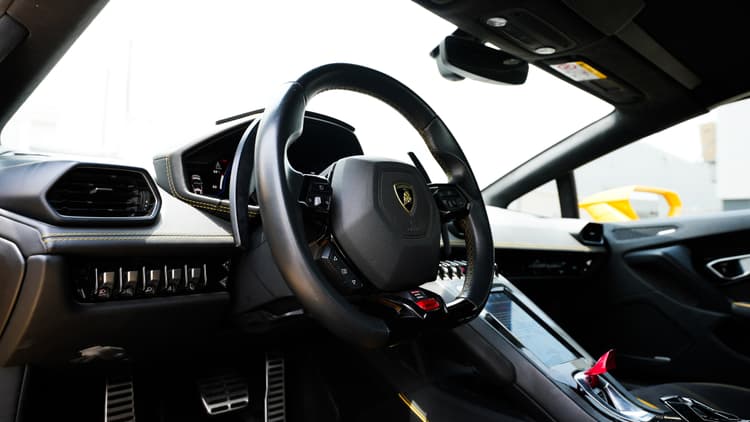 Lamborghini Huracan EVO Spyder 2021 Rental Dubai - View 4