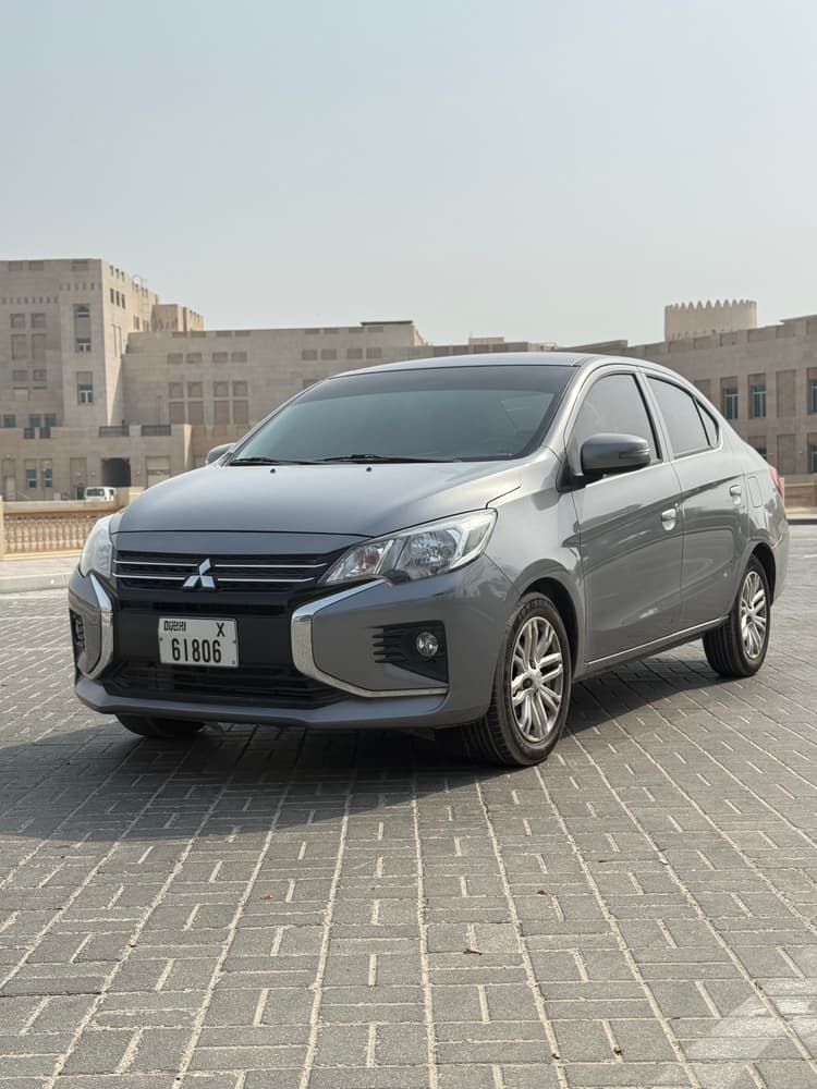Alquiler MITSUBISHI ATTRAGE 2022 Dubái - Vista 2