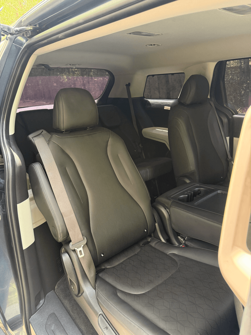 تأجير KIA Carnival 2024 في دبي - صورة 12