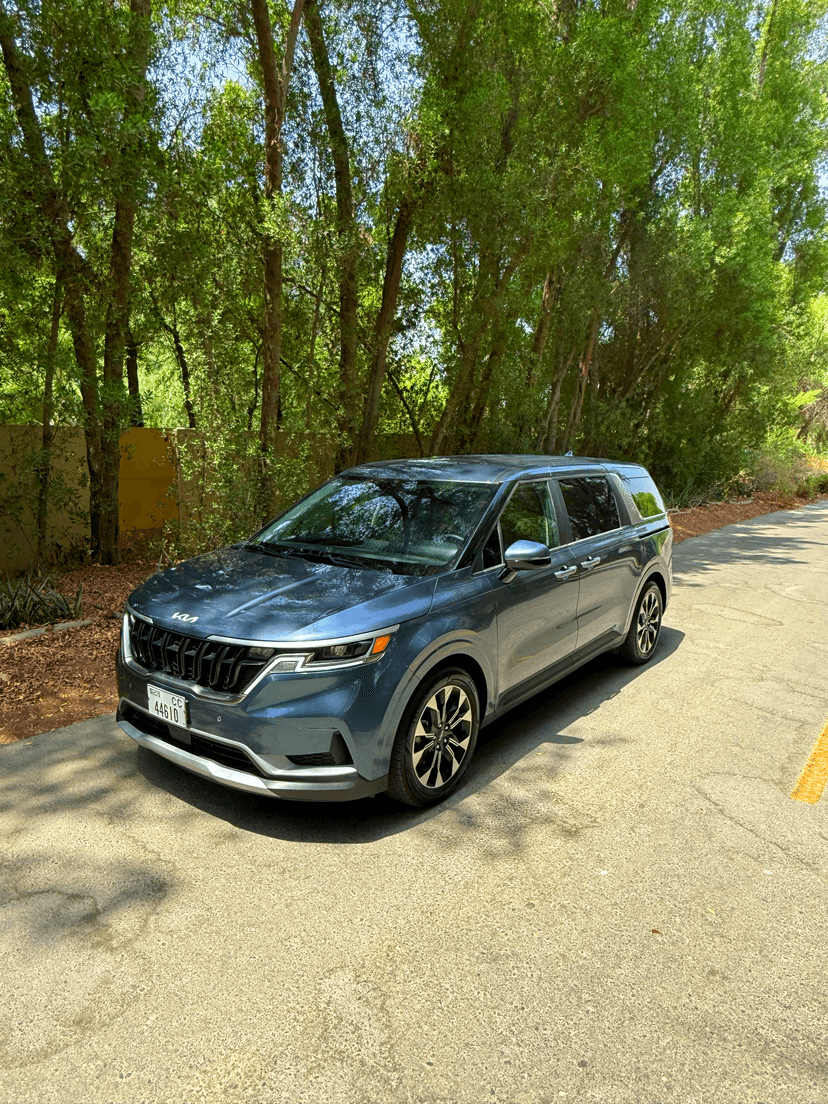 تأجير KIA Carnival 2024 في دبي - صورة 3