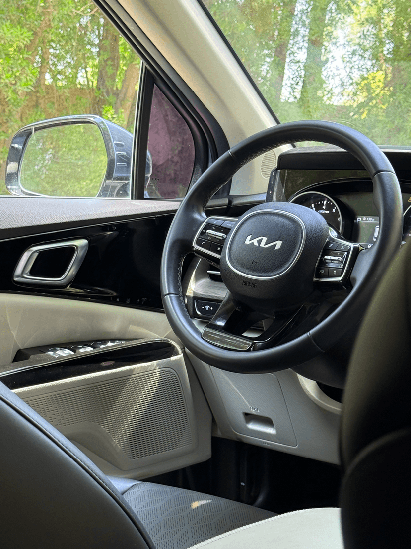 تأجير KIA Carnival 2024 في دبي - صورة 8