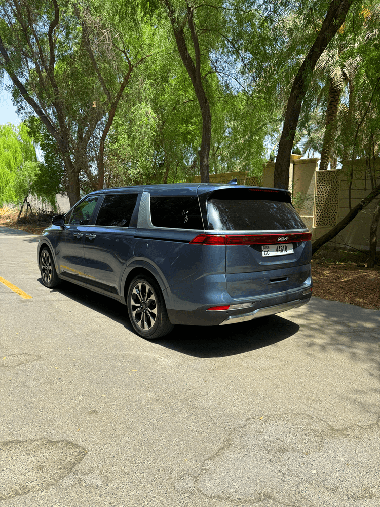 تأجير KIA Carnival 2024 في دبي - صورة 5
